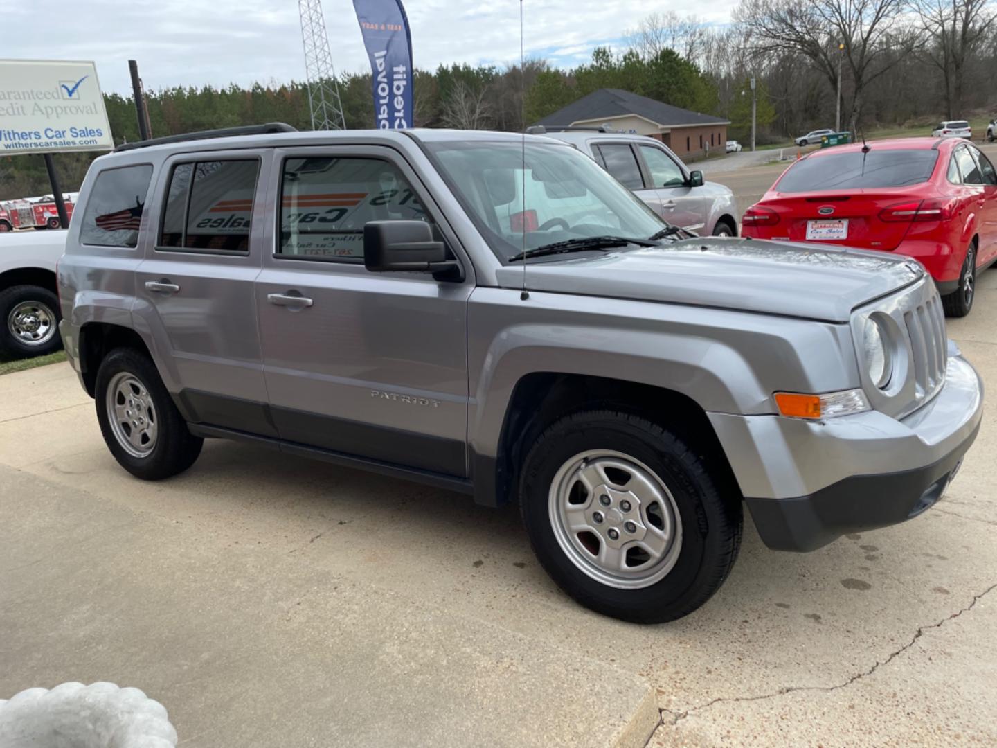 2017 SILVER /BLACK Jeep Patriot (1C4NJPBA1HD) , AUTO transmission, located at 204 Hwy. 16 East, Carthage, MS, 39051, (601) 267-7277, 0.000000, 0.000000 - Photo#1